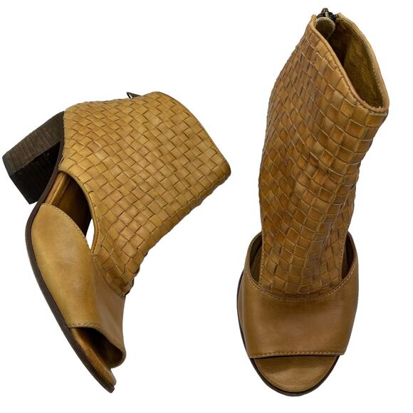 Patricia Nash Rosetta Leather Peep Toe Ankle Boot Booties Cognac Tan size 8.5 - Picture 1 of 10